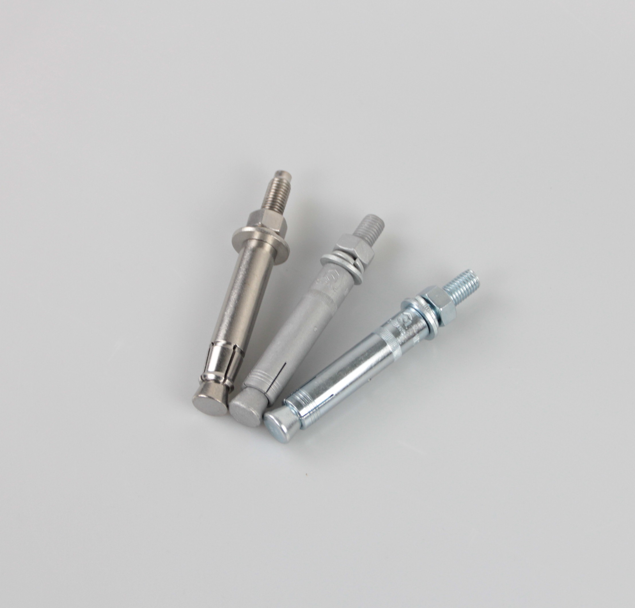 機械錨栓和化學錨栓有哪些區(qū)別？這3點知識帶大家來看下